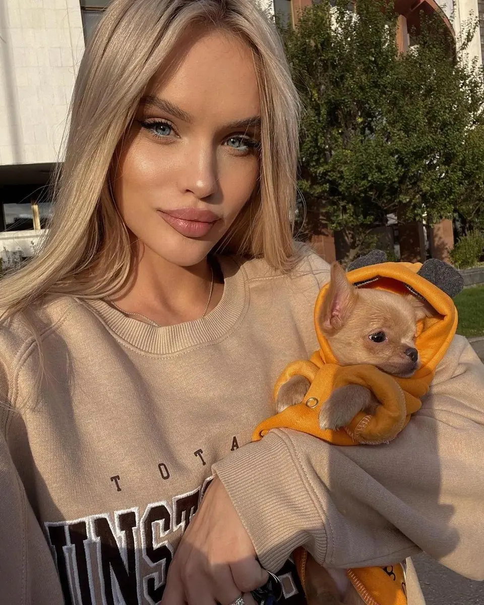 Emma escort in Moscow