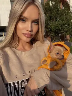 Emma escort in Moscow