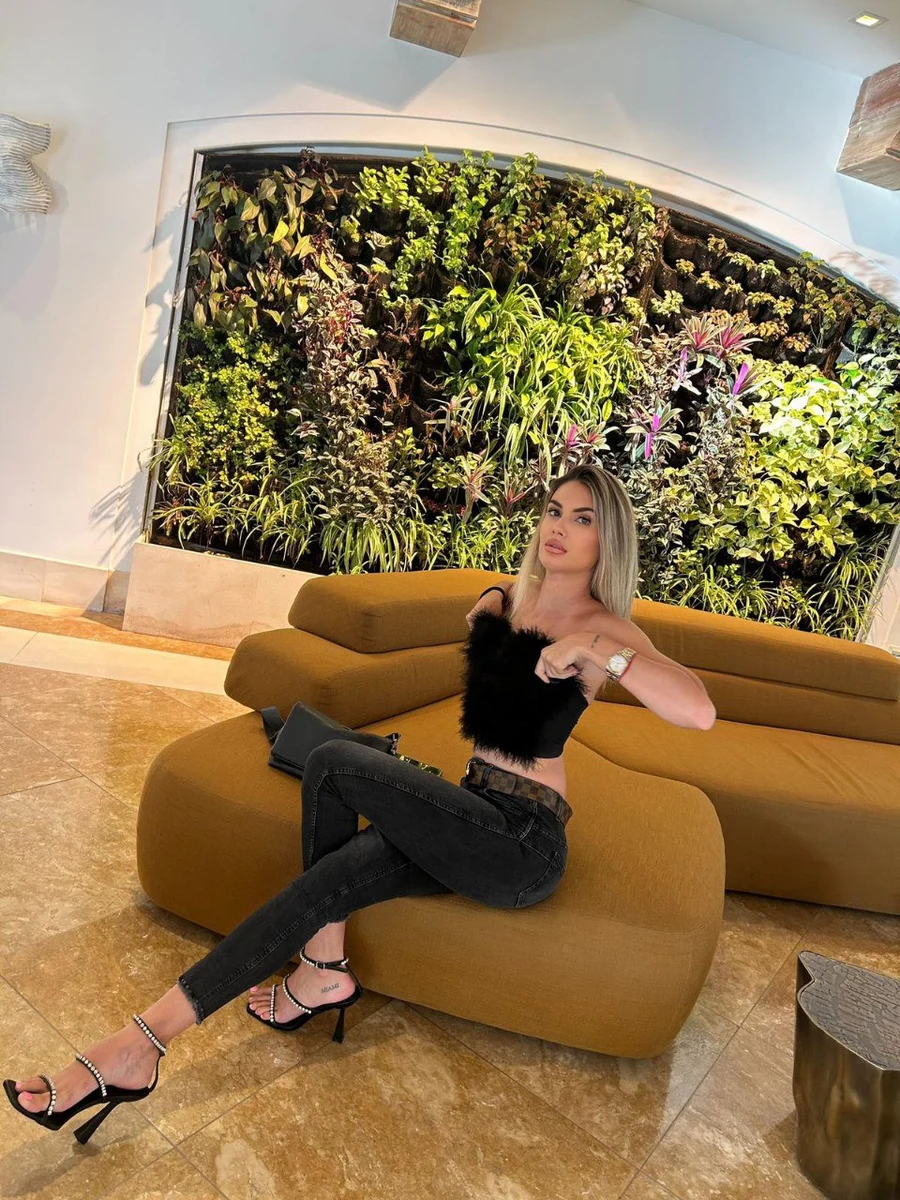 Olivia escort in Moscow